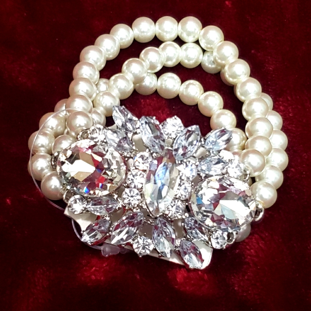 Pearl bracelet